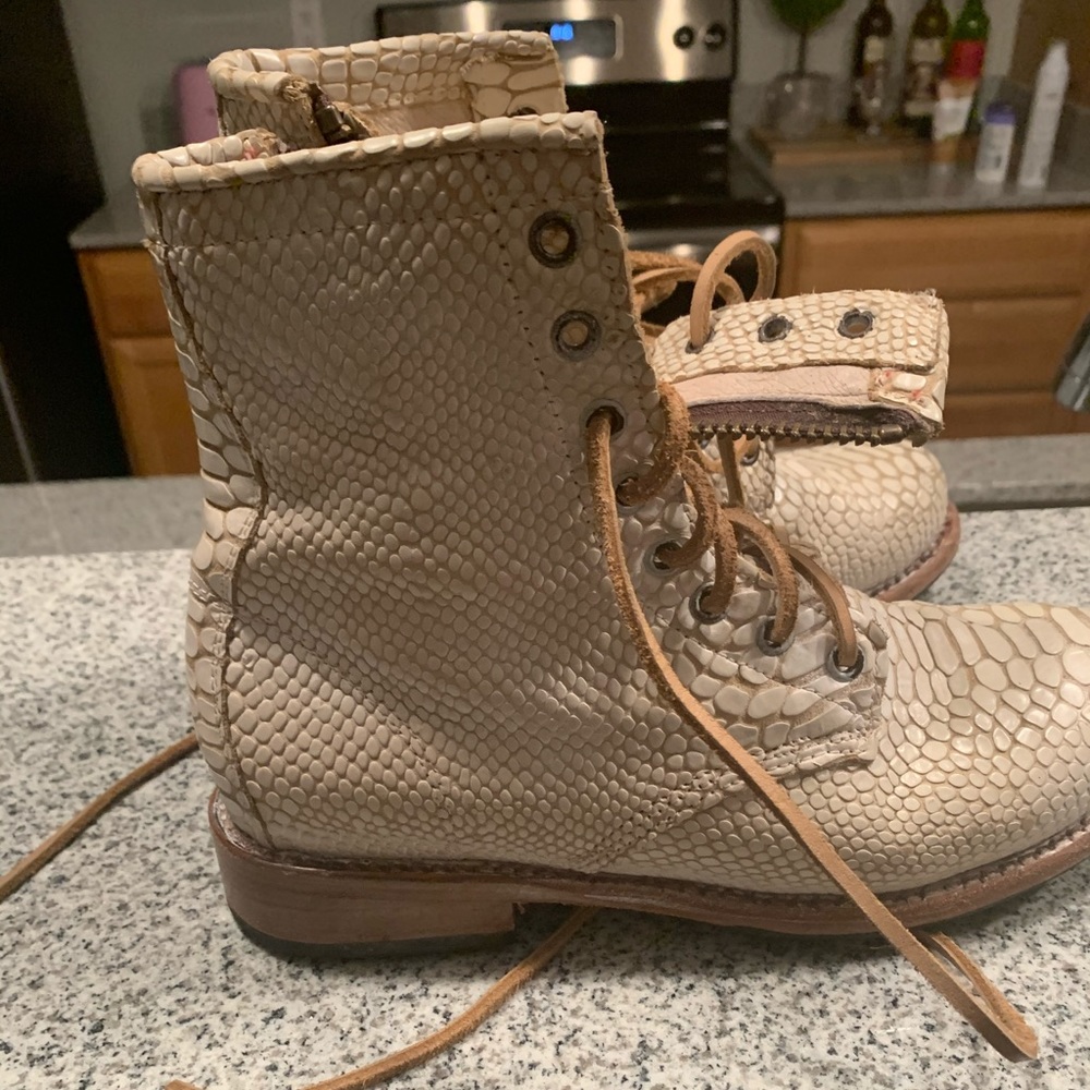 Freebird boots by Steve